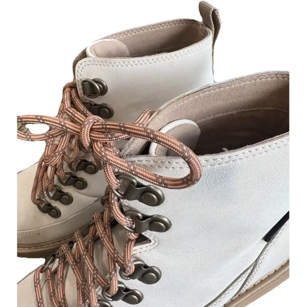 Teva Midform Boots Ivory Swan Womens 9 NEW Water Resistant Combat Lace up winter